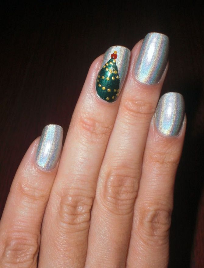 Festive manicure with a Christmas tree for the New Year 2022: 6 beautiful nail design options