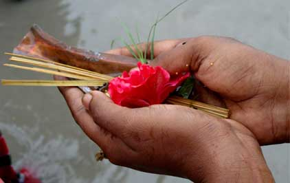 पितृ पक्ष ही सही समय है अपने पूर्वजों की आत्मा को शांति प्रदान करने का। 