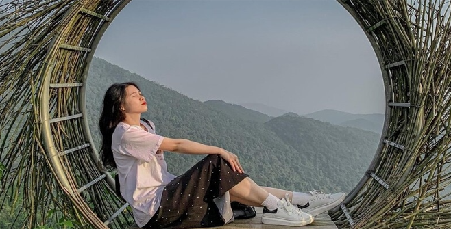 Theo nhiều du khách nhận xét, khung cảnh mộng mơ tại địa danh này không khác là mấy so với xứ sở ngàn hoa Đà Lạt