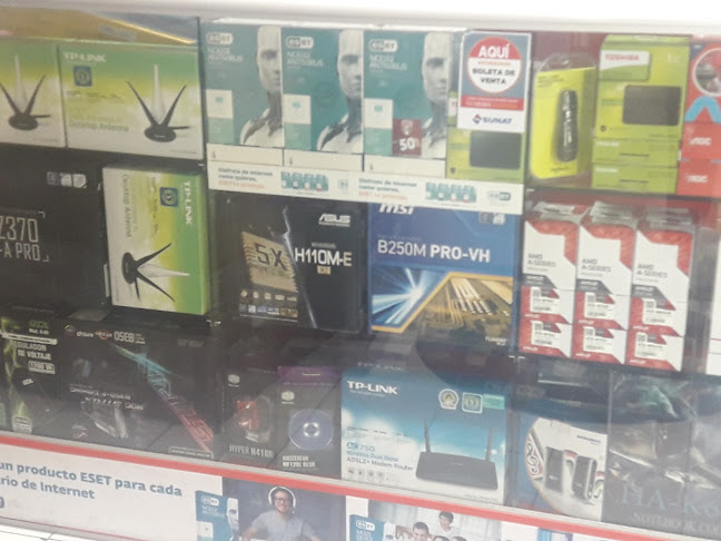 Centro comercial Cyber plaza interior: 1A-166-167, Av. Garcilazo de la Vega 1348, Cercado de Lima 15001, Perú