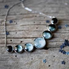 Varying Sized Curved Moon Phase Necklace in Silver - ApolloBox