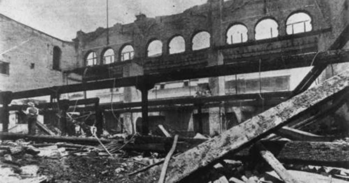 Fire damaged Overells Department Store in Fortitude Valley, 1904 (JOL, SLQ, image number 9614) 