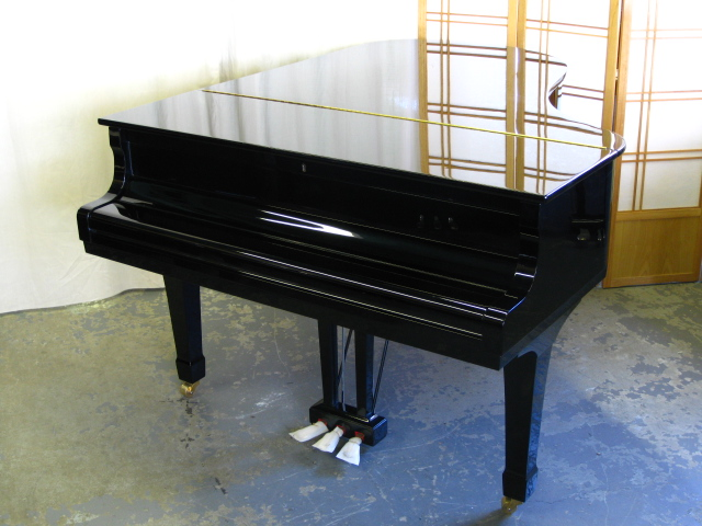 a closed grand piano picture