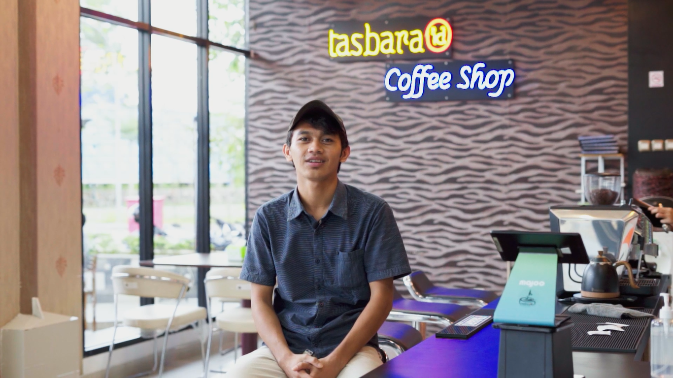 Aplikasi majoo membuat pengelolaan operasional Tasbara Coffee makin lancar.