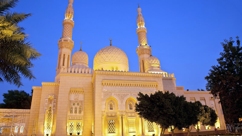 In-Dubai-Jumeirah-Mosque-toursoman