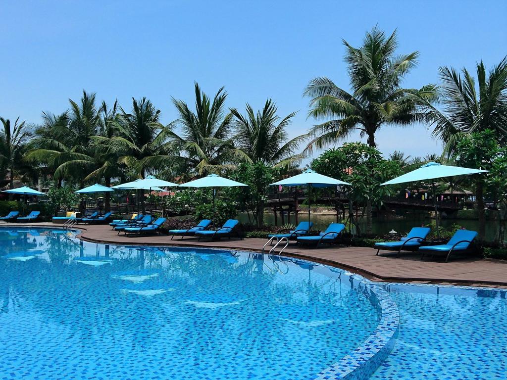 hotels with pools in hoi an
