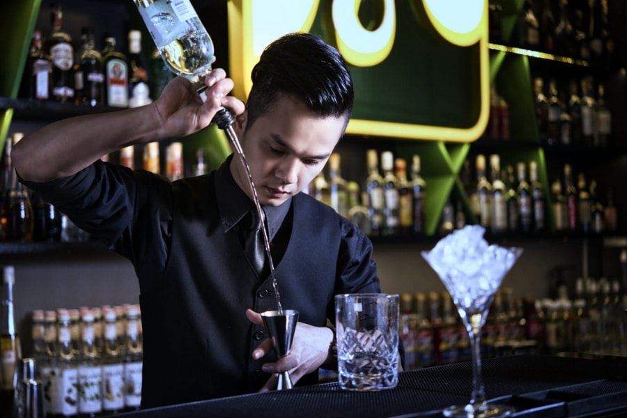 Các loại rượu pha chế trong bar Tìm hiểu các loại rượu và cách pha chế