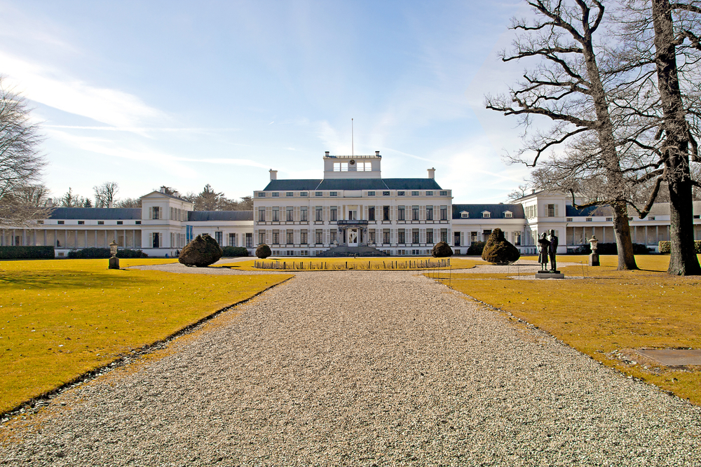 photo-of-palace-soestdijk-seen-on-a hike-in-utrecht