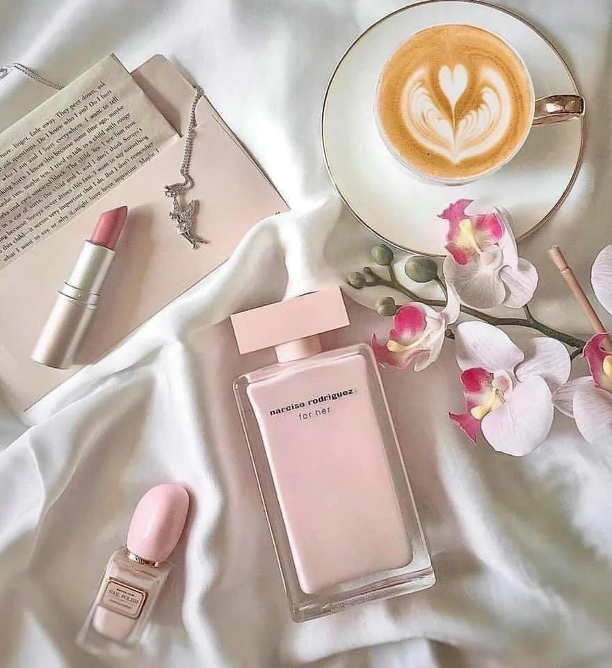 Mỗi tầng hương Narciso Rodriguez For Her EDP như màn giao hưởng có chiều sâu rất trọn vẹn