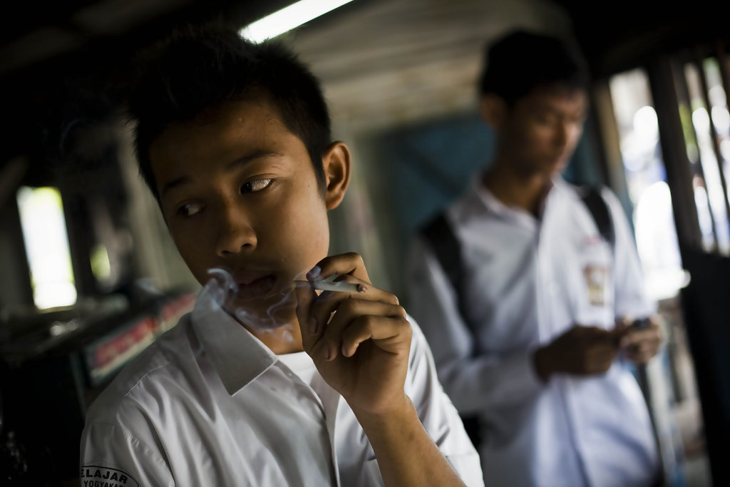 Child+Smoking+Plagues+Indonesia+oBXLwfpU6dKx.jpg