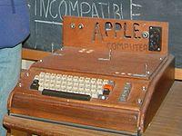 https://upload.wikimedia.org/wikipedia/commons/thumb/2/27/Apple_I.jpg/200px-Apple_I.jpg