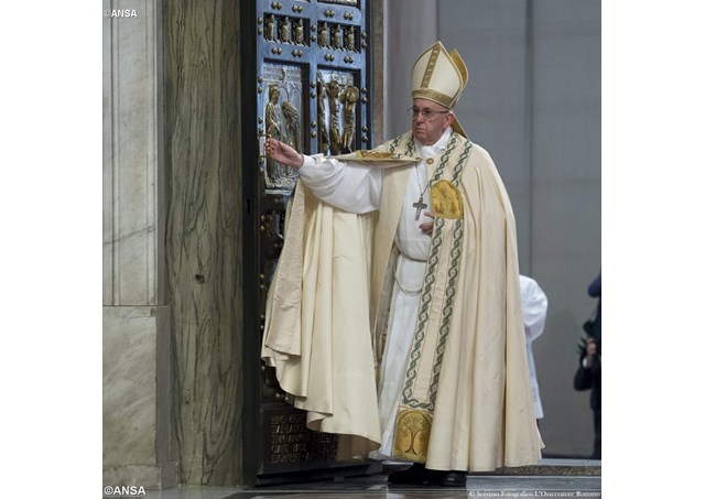 Pope Francis closes the Holy Door at St Peter's Basilica on November 20th to mark the end of the jubilee year - ANSA