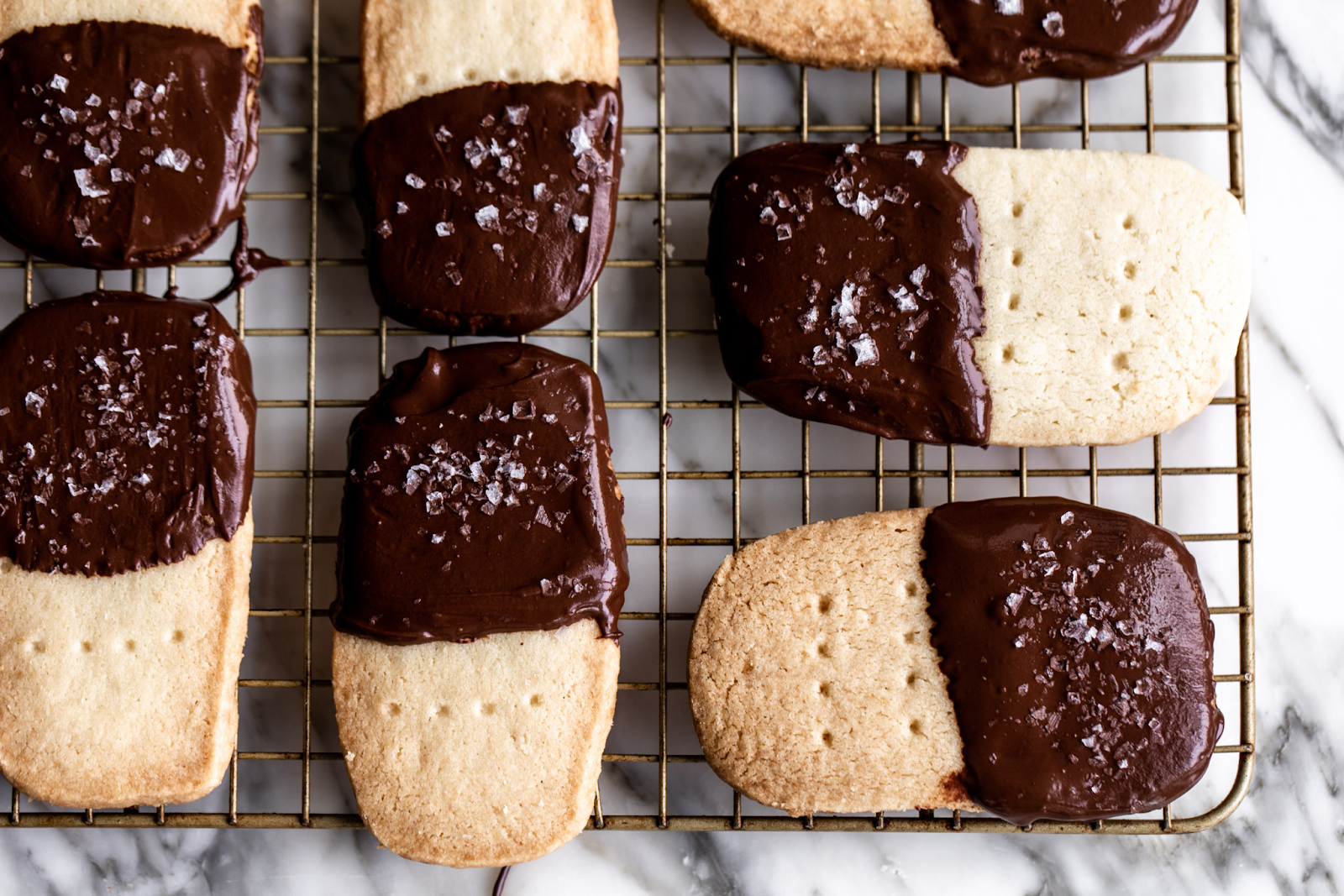 how to make christmas cookies: chocolate dipped shortbread cookies 