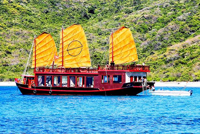 Tour du thuyền Nha Trang - Một góc Nha Trang