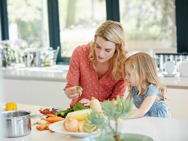 5 ประโยชน์ ของการชวนลูกเข้าครัว พัฒนาทักษะ เพิ่มความสัมพันธ์ภายในครอบครัว5