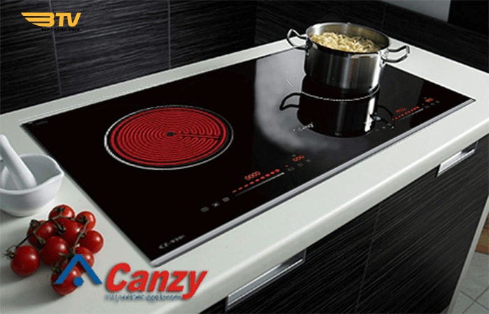 đun nấu trên bếp điện từ Canzy CZ-930H 
