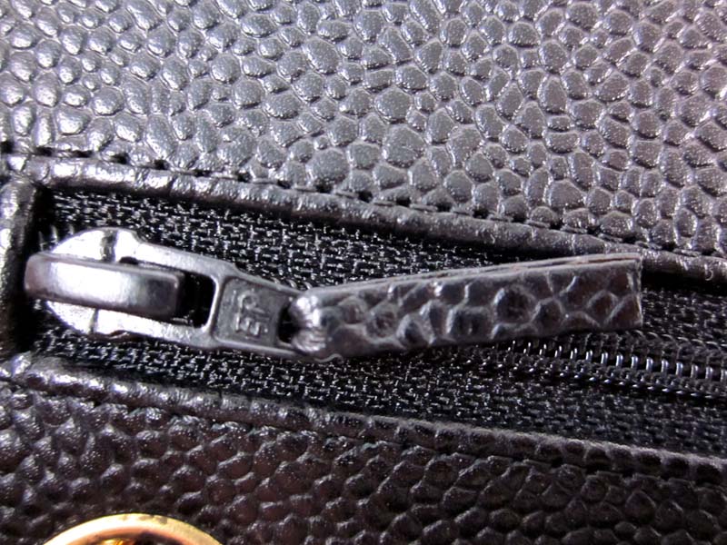 eclair zipper chanel