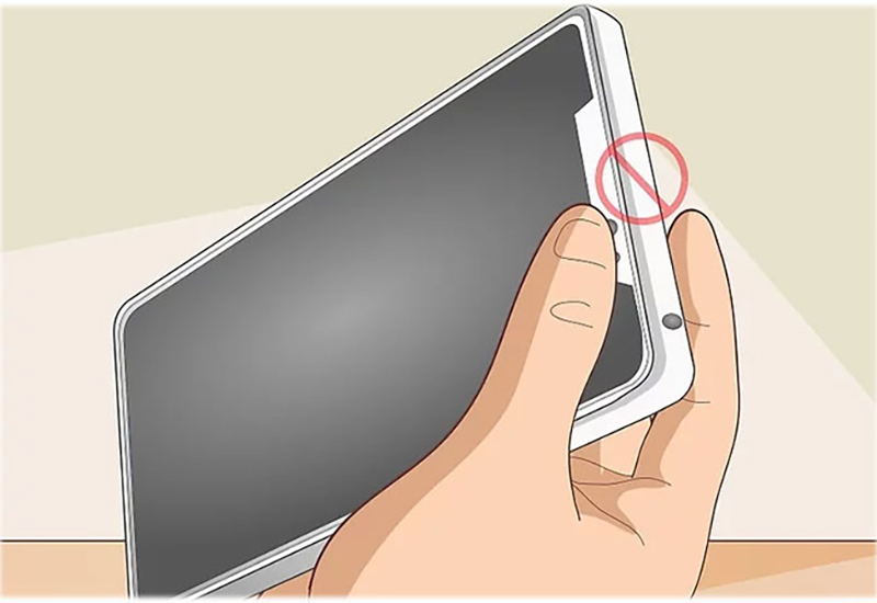 Vệ sinh camera trước smartphone an toàn, hiệu quả