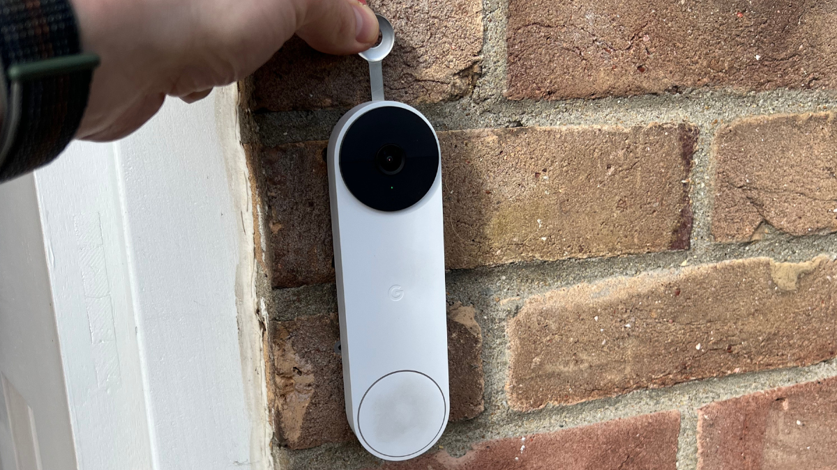 Disconnecting the Nest doorbell from wall