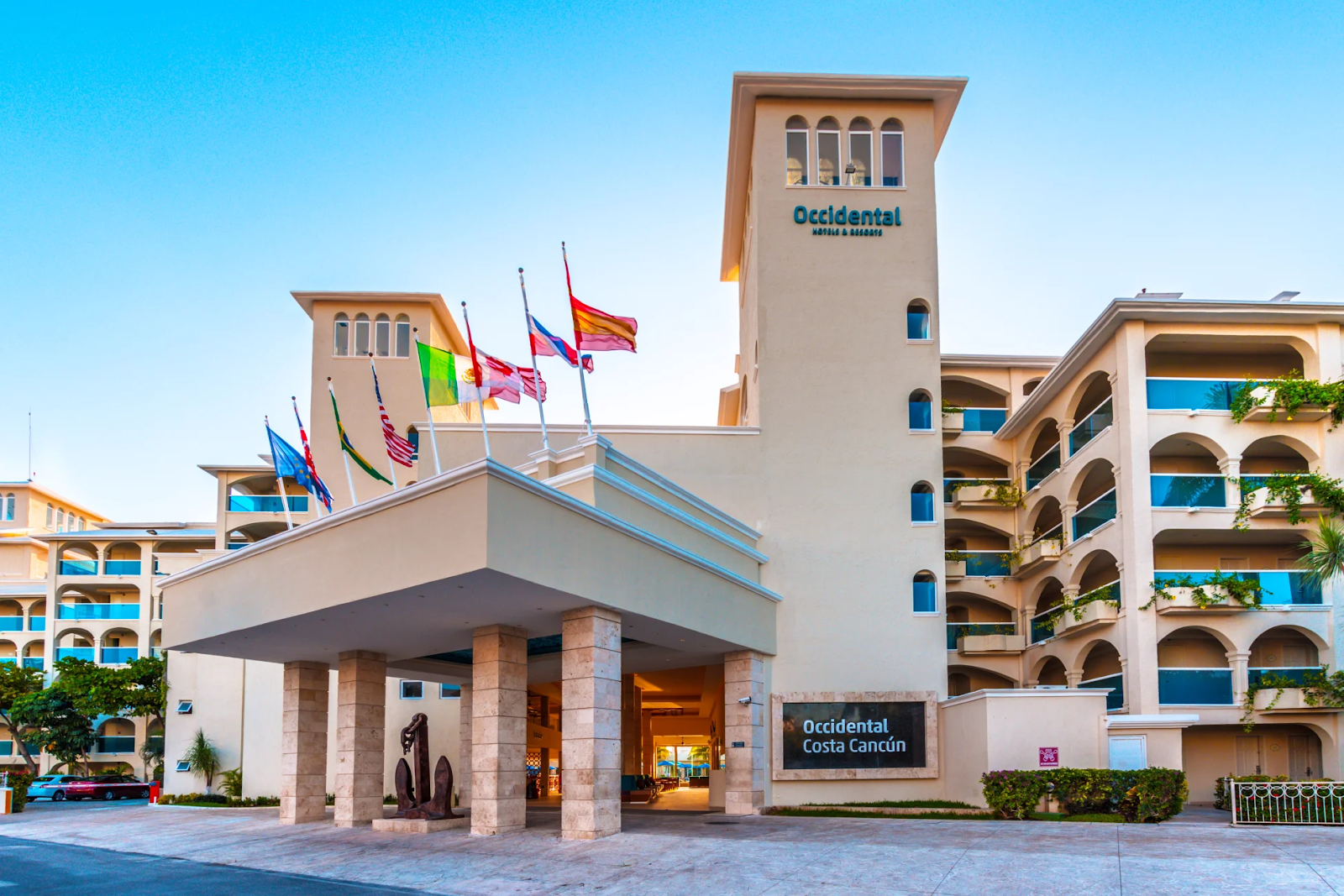 Hotel Occidental Costa Cancún 01