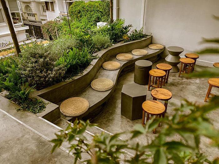 Ảnh có chứa cây, đồ nội thất, vườn, đá sỏi

Mô tả được tạo tự động
