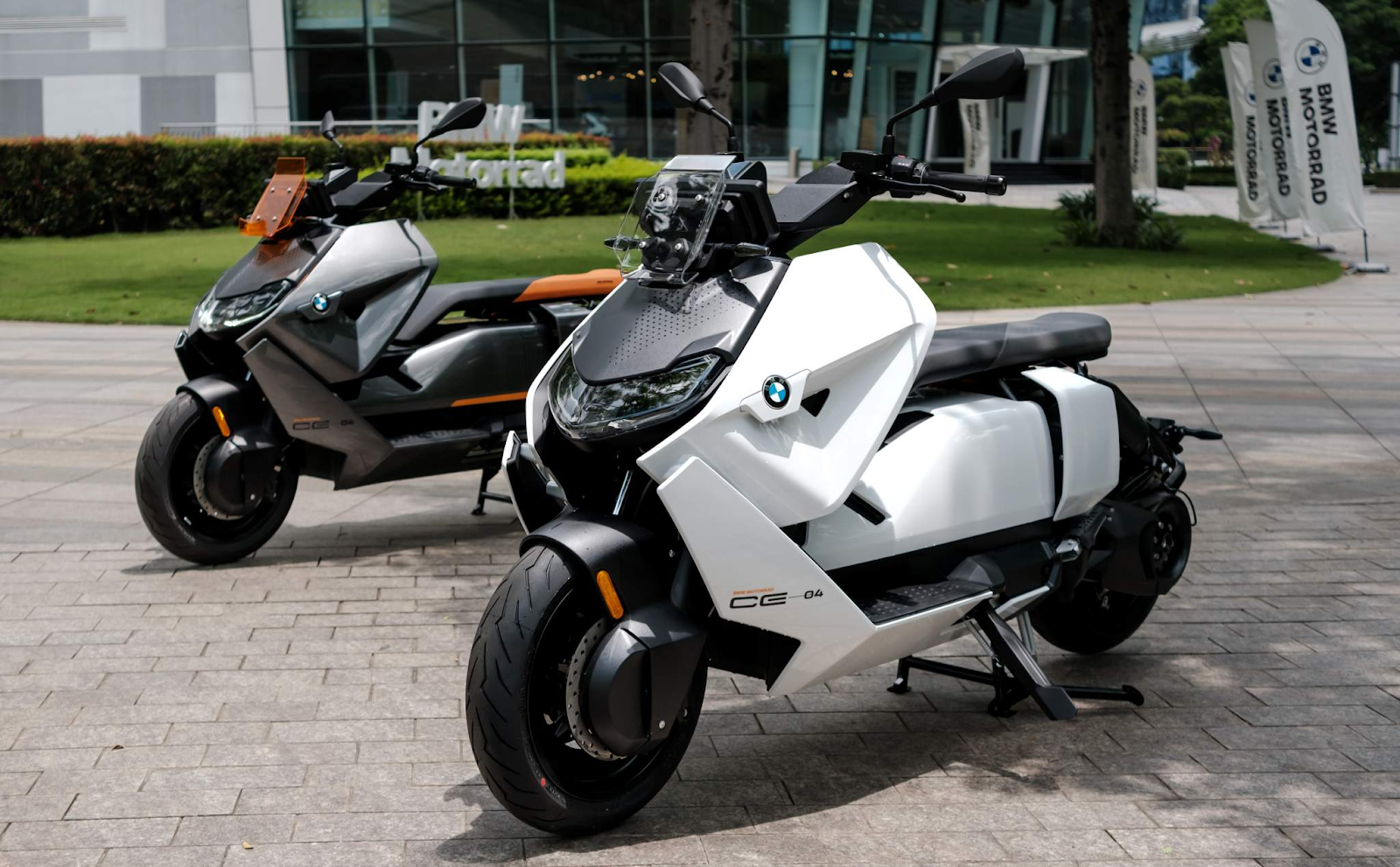 BMW CE04 là một trong những mẫu xe đầu tiên trong danh mục xe máy điện của BMW Motorrad