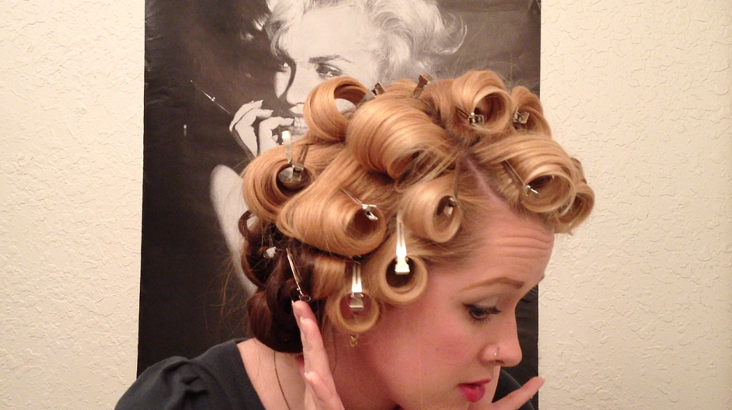 7. Marilyn Monroe Curls - wide 1