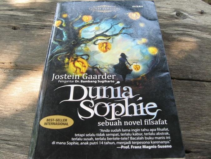 Hasil gambar untuk dunia sophie