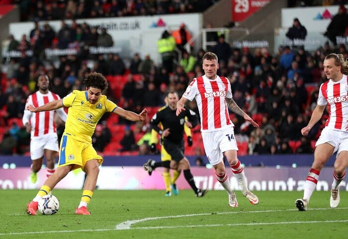 Nhận định soi kèo Blackburn vs Stoke, 21h00 ngày 18/4