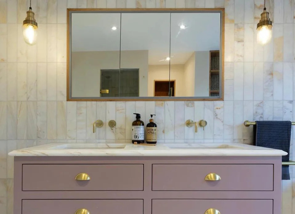 How To Create An Elegant And Luxurious Bathroom That Will Make You Feel Like A Queen