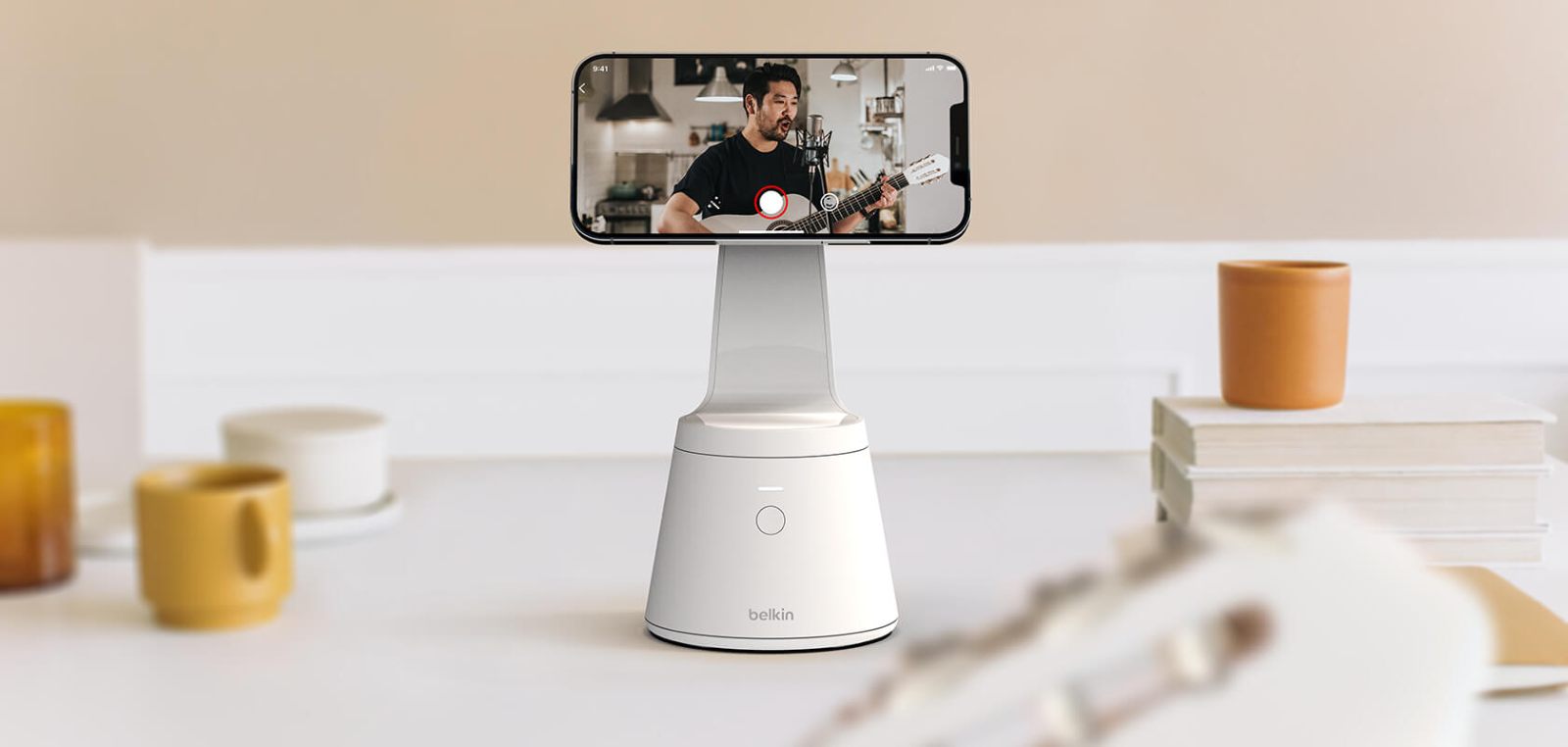 Belkin Magnetic Phone Mounts With Face-tracking