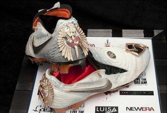 sepatu bola termahal