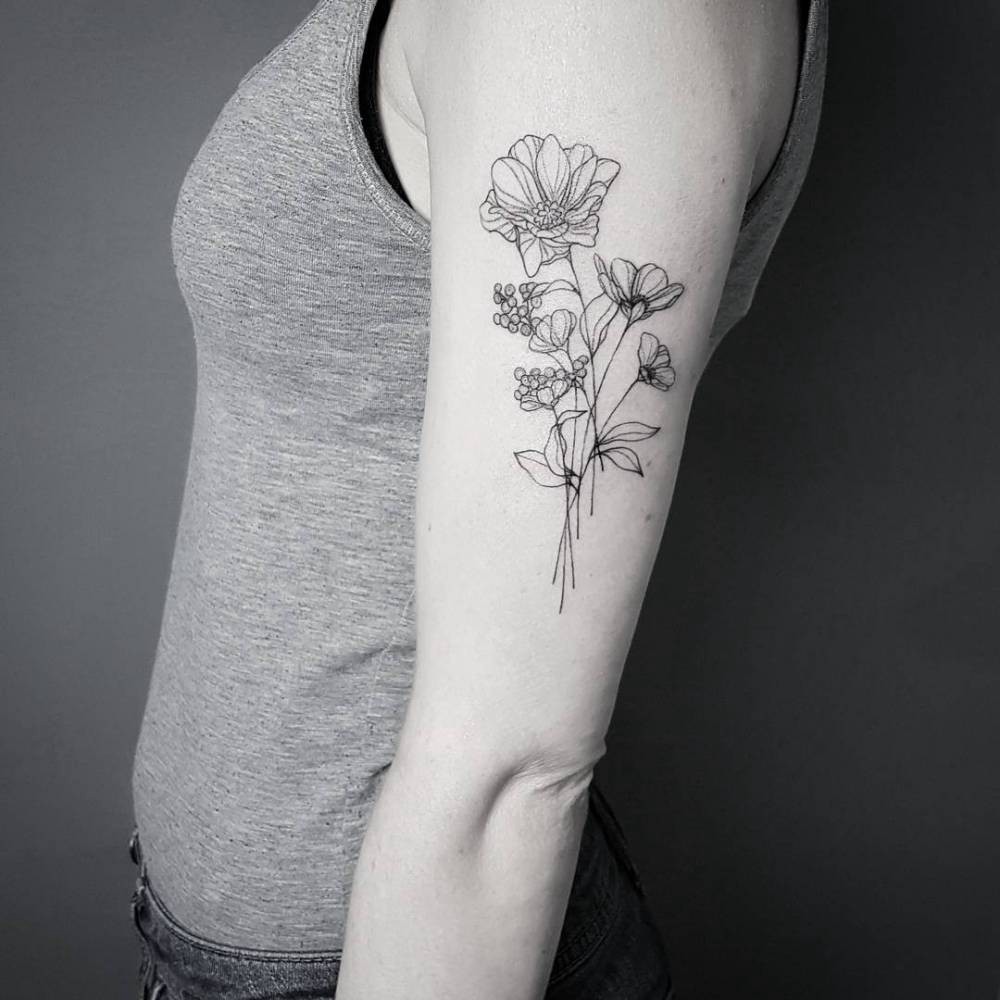 ลายสักเส้นสวยแขน