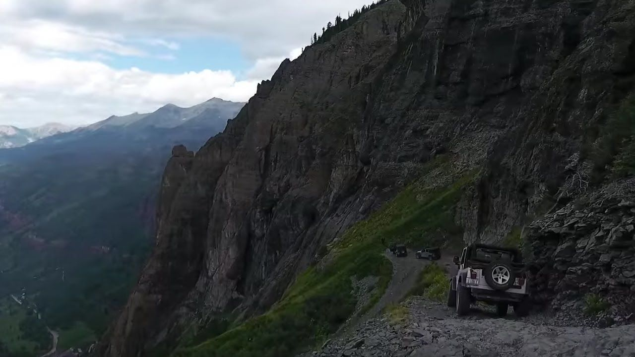 Top 7 Scariest Mountain Roads in Colorado (with Pics)
