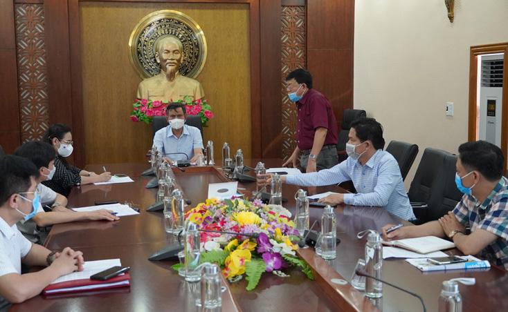 L&amp;atilde;nh đạo UBBC thị x&amp;atilde; Ba Đồn b&amp;aacute;o c&amp;aacute;o c&amp;ocirc;ng t&amp;aacute;c chuẩn bị bầu cử đại biểu Quốc hội kh&amp;oacute;a XV v&amp;agrave; đai biểu HĐND c&amp;aacute;c cấp nhiệm kỳ 2021-2026 của thị x&amp;atilde; Ba Đồn.