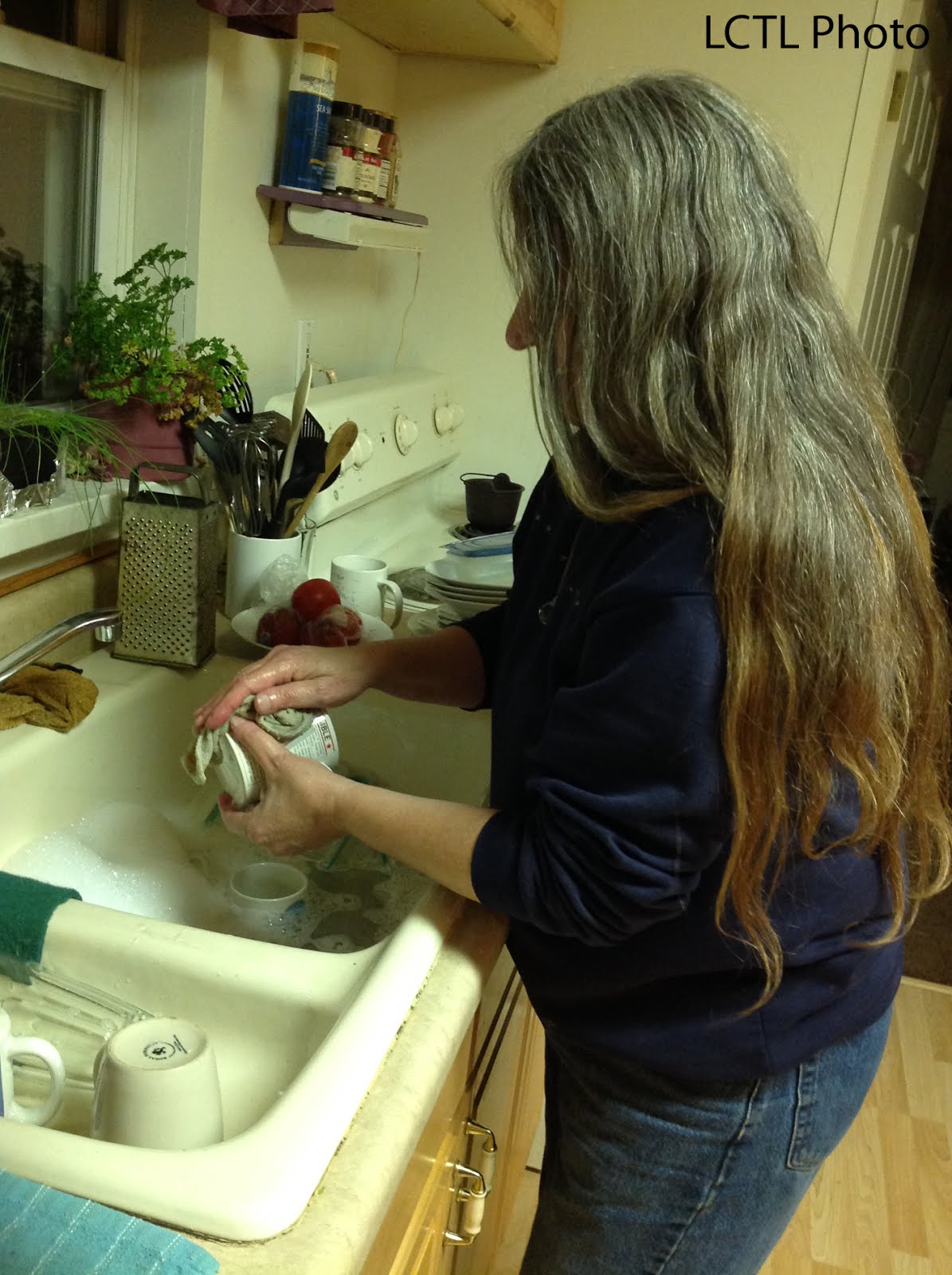 activities_washdishes_1.JPG