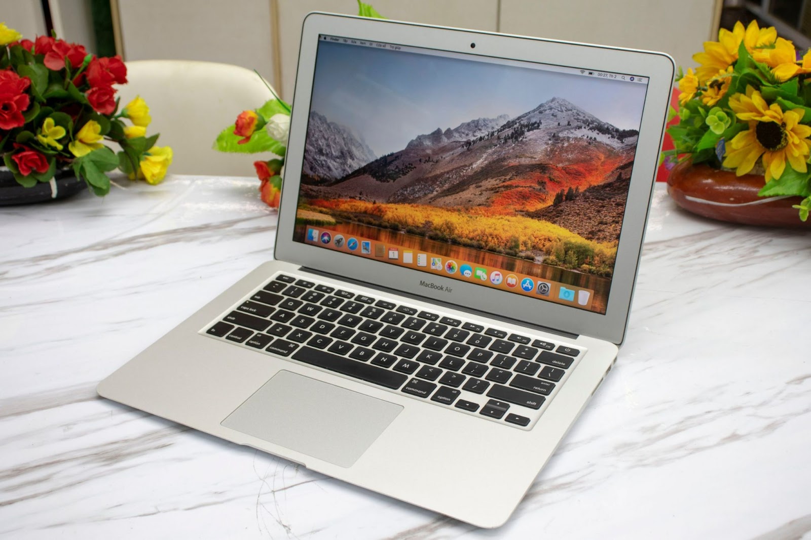 Cấu hình ngon, pin trâu, thiết kế nhỏ gọn đã giúp trở thành chiếc Apple Macbook Air 2022 MQD32 đáng mua nhất hiện nay dành cho dân văn phòng