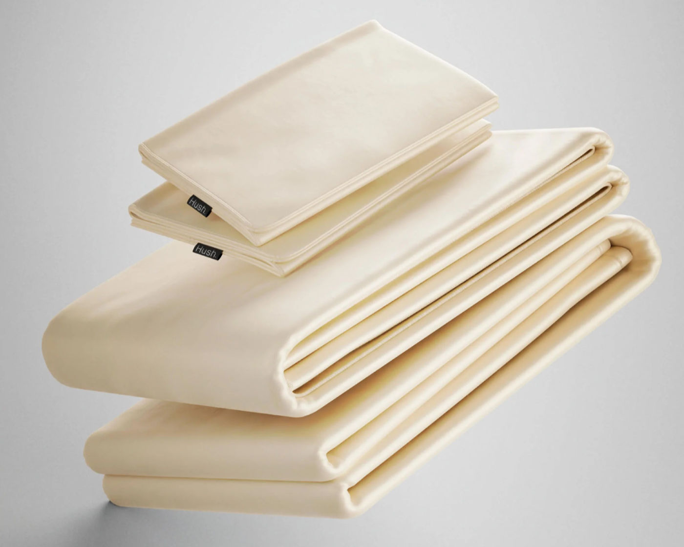 Set of cream-colored Hush Iced bed sheets
