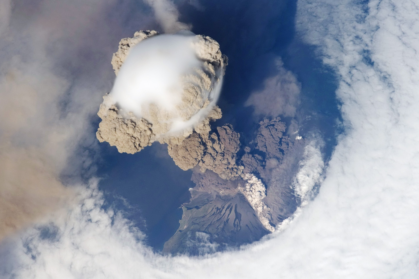 Volcanoes Eruptions Story Map