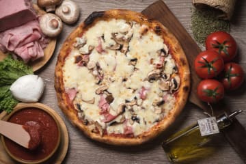 Pizza Prosciutto e funghi