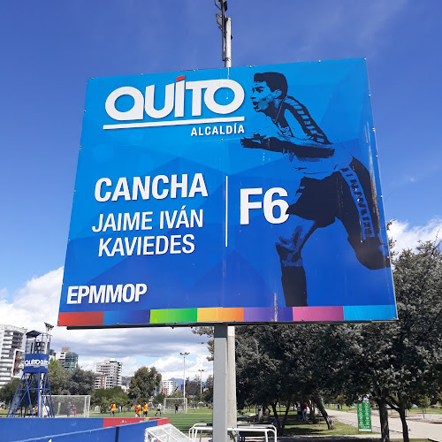 Opiniones de Jaime Iván Kaviedes F6 en Quito - Campo de fútbol