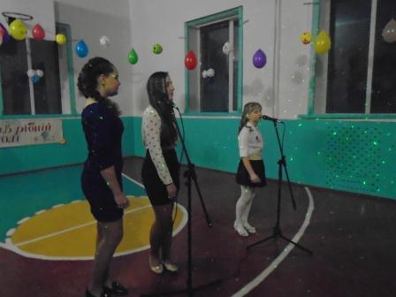 http://dikvik2009.ucoz.net/2016-2017part2/vechir_vipusknikiv-4.jpg