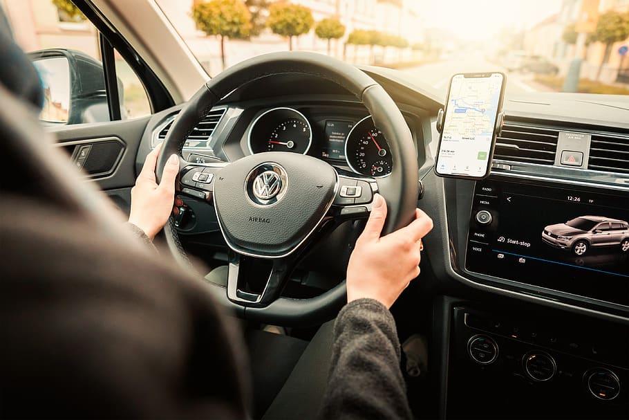 Driver, using, modern, mobile, phone, map, gps, navigation, car., app |  Pxfuel