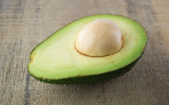 foods to enhance natural beauty, avocado, omega 3's, healthy fats