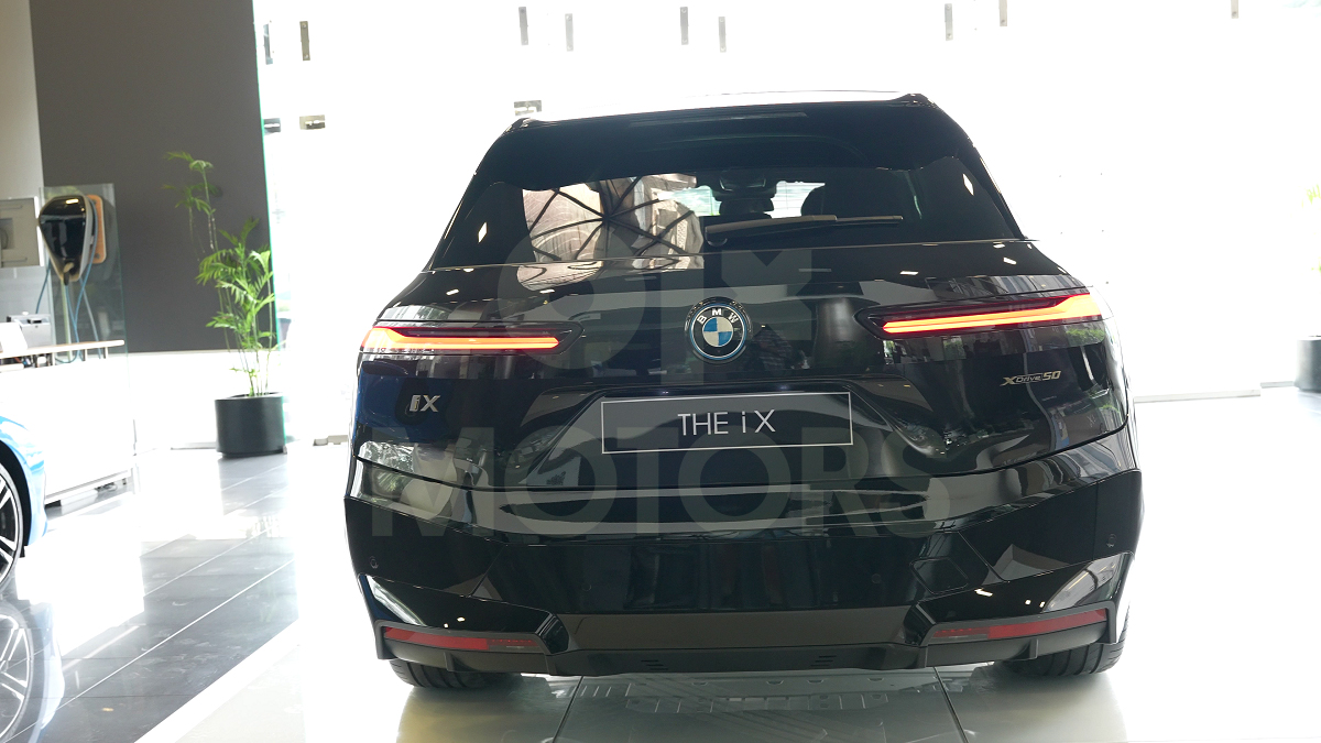 BMW-iX50-rear-view