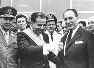 C:\BKP\Desktop\Meus Documentos\Historia imagens mapas etc\8 série\periodo democratico 45-64\61 janio quadros\memoria1_17fev01.jpg