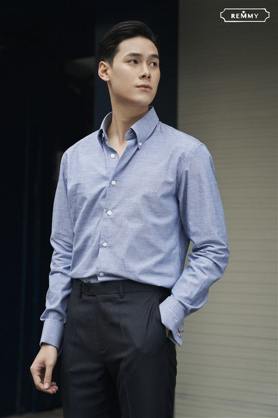 Áo sơ mi xanh denim nhạt