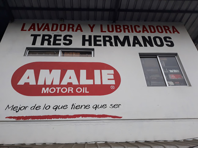 Lavadora y Lubricadora Tres Hermanos - Guayaquil