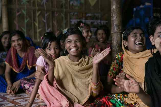 Young Rohingya girls are given life skills education in the camps of Cox's Bazar through modules adapted by UNFPA for the refugee camps. (Image: UNFPA Bangladesh/Allison Joyce)