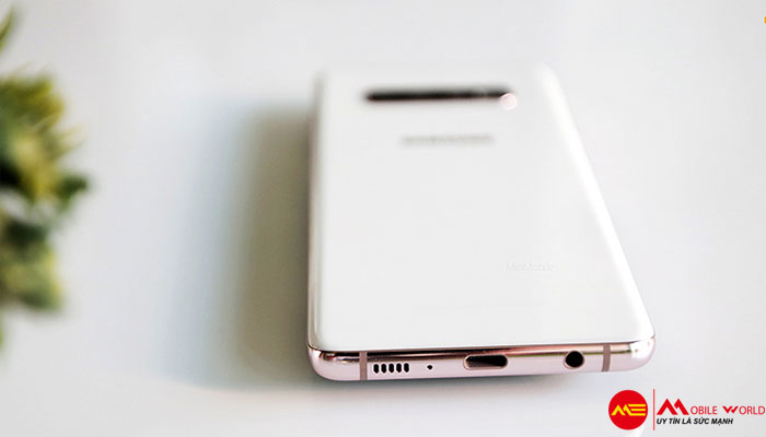Chọn mặt gốm Galaxy S10+ hay kính ceramic shield iPhone 12?